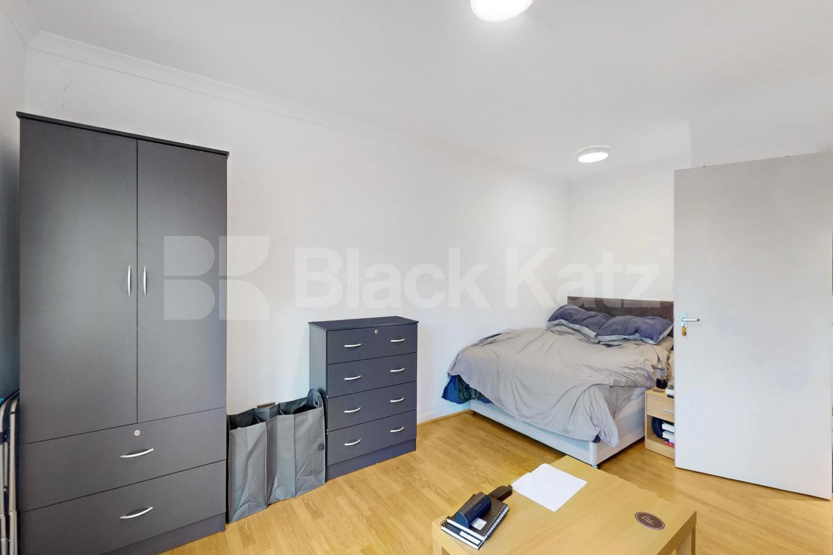 Top floor double studio with south facing balcony Tisdall House Barlow Street , Elephant and Castle